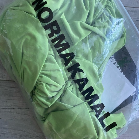 Norma Kamali Diana Gown in Gemini Green - Picture 3 of 4